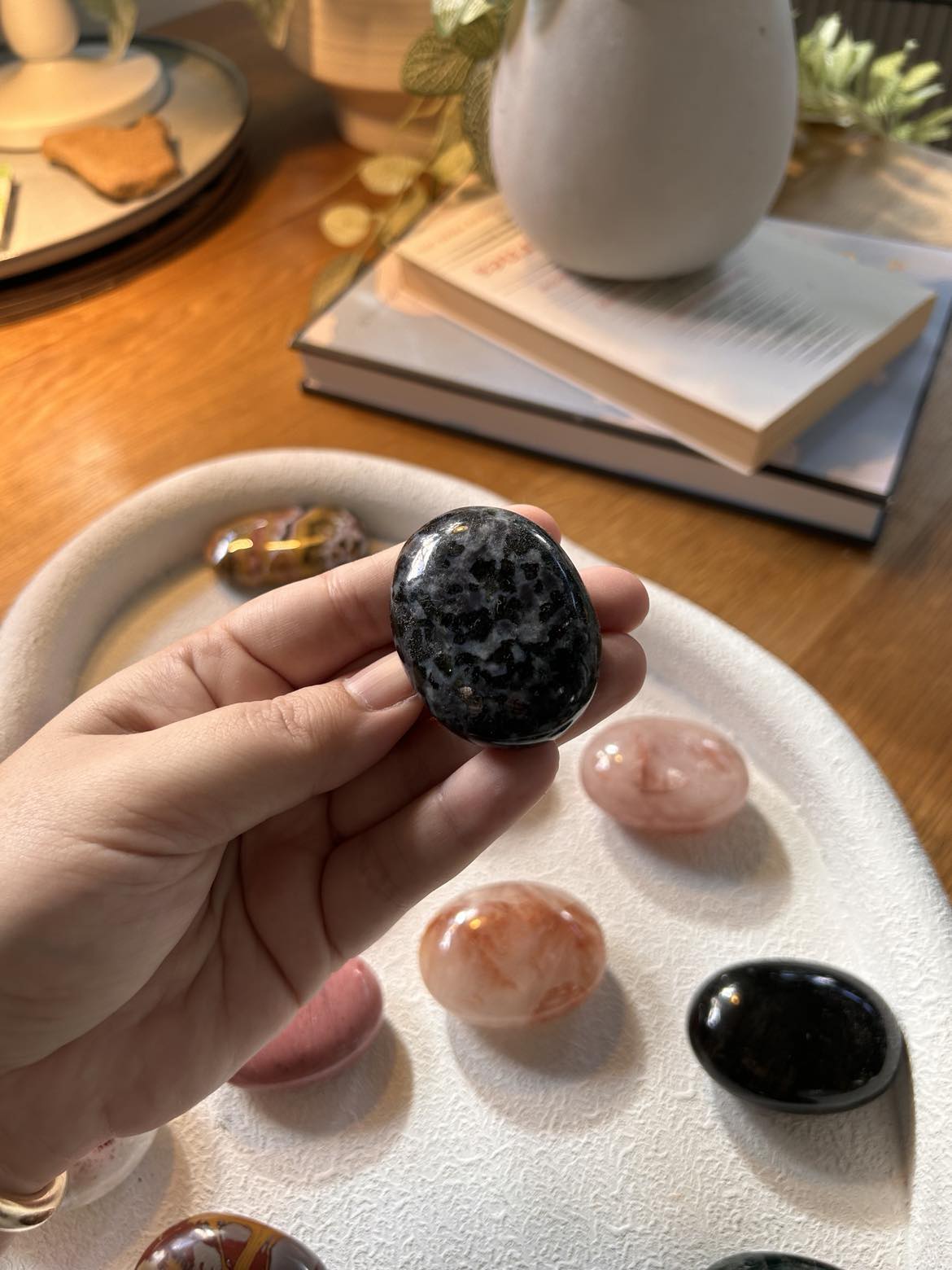 Indigo Gabbro Palm