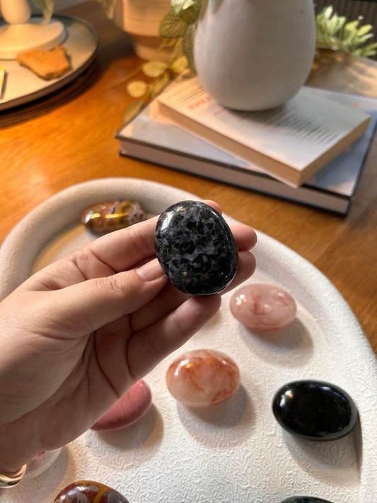 Indigo Gabbro Palm